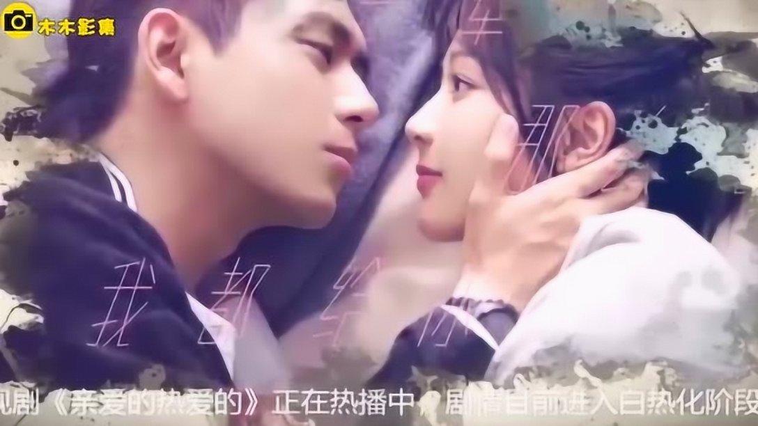 老人乘扶梯不慎摔倒,身后女子拼尽全力撑住老人。网友:幸好有你,为你点赞